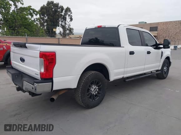 ✅ 2019 Ford F-250 XL • VIN: 1FT7W2A66KEF60607 • Лот: 42121732. Опубликован ранее на IAAI с пробегом 109 159 миль. Бесплатный доступ к архиву аукционных продаж из США и подробный отчёт об истории автомобиля на DreamBid. Изображение 4.