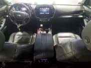 ✅ 2021 Chevrolet Traverse Premier • VIN: 1GNEVKKW3MJ267628 • Lot: 92279105. Wystawiony na Copart z przebiegiem 73 540 mil. Bezpłatny archiwum sprzedaży aukcyjnych z USA i szczegółowy raport historii pojazdu na DreamBid. Zdjęcie 8.