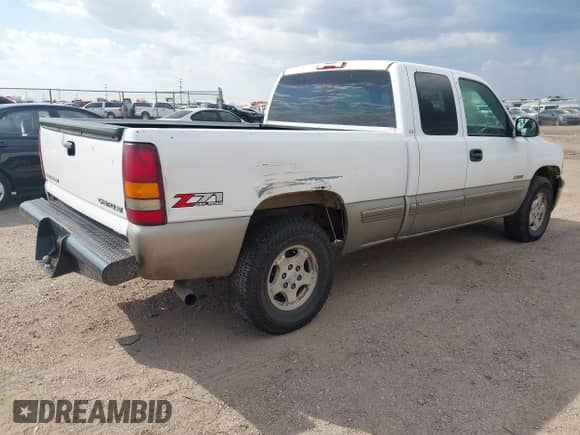 2002 Chevrolet Silverado 1500 LS with VIN 2GCEK19T521378079, listed as a IAAI auction lot 43242169 with 264,320 mi miles and . Bid and sale history available at DreamBid. Image 4.