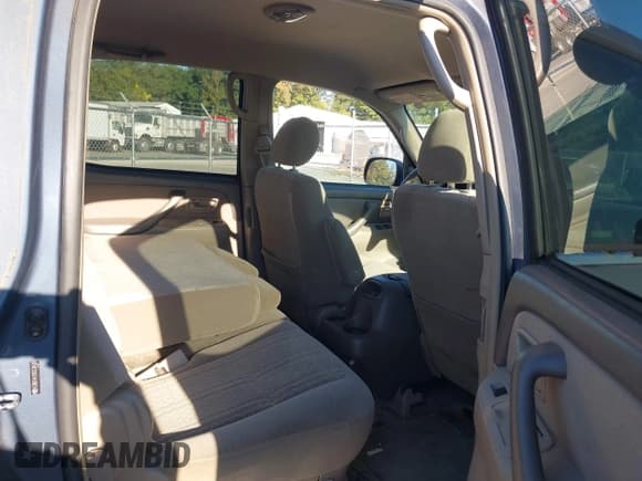 ✅ 2006 Toyota Tundra SR5 • VIN: 5TBDT44126S530438 • Lot: 43433899. Listed on IAAI with 173,478 mi. Free auction sales archive from the USA and detailed vehicle history report at DreamBid. Image 8.
