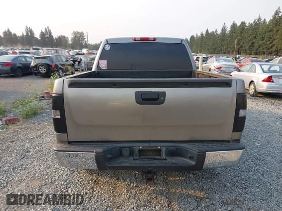 ✅ 2007 Chevrolet Silverado 1500 1LT • VIN: 2GCEK13M771624915 • Lot: 43140224. Listed on IAAI with 234,086 mi. Free auction sales archive from the USA and detailed vehicle history report at DreamBid. Image 16.