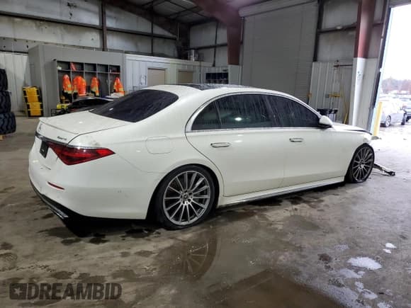 ✅ 2021 Mercedes-Benz S 580 • VIN: W1K6G7GB6MA033628 • Lot: 38614484. Wystawiony na Copart z przebiegiem 43 894 mil. Bezpłatny archiwum sprzedaży aukcyjnych z USA i szczegółowy raport historii pojazdu na DreamBid. Zdjęcie 3.