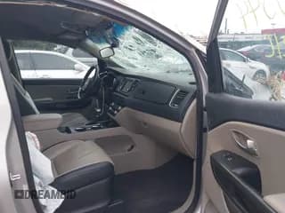 ✅ 2020 Kia Sedona LX • VIN: KNDMB5C19L6591623 • Lot: 43290544. Listed on IAAI with 70,586 mi. Free auction sales archive from the USA and detailed vehicle history report at DreamBid. Image 5.