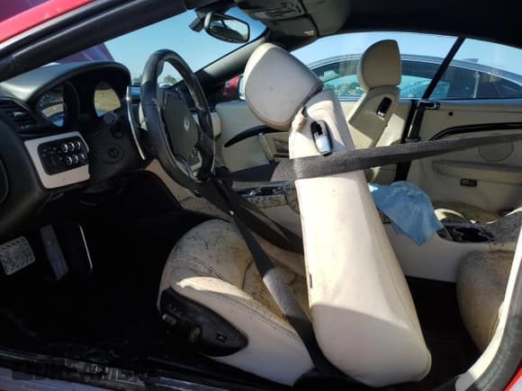 ✅ 2013 Maserati GranTurismo Sport • VIN: ZAM45VMA7D0073435 • Lot: 74539344. Wystawiony na Copart z przebiegiem Nie podano. Bezpłatny archiwum sprzedaży aukcyjnych z USA i szczegółowy raport historii pojazdu na DreamBid. Zdjęcie 7.