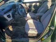 ✅ 2015 Toyota Corolla LE • VIN: 5YFBURHE1FP252386 • Лот: 95434925. Опубликован ранее на Copart с пробегом 94 768 миль. Бесплатный доступ к архиву аукционных продаж из США и подробный отчёт об истории автомобиля на DreamBid. Изображение 7.