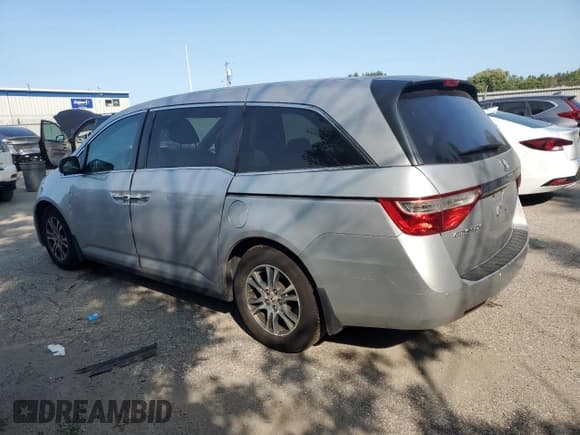 ✅ 2013 Honda Odyssey EX • VIN: 5FNRL5H46DB503963 • Лот: 72026955. Опубликован ранее на Copart с пробегом 236 387 миль. Бесплатный доступ к архиву аукционных продаж из США и подробный отчёт об истории автомобиля на DreamBid. Изображение 2.