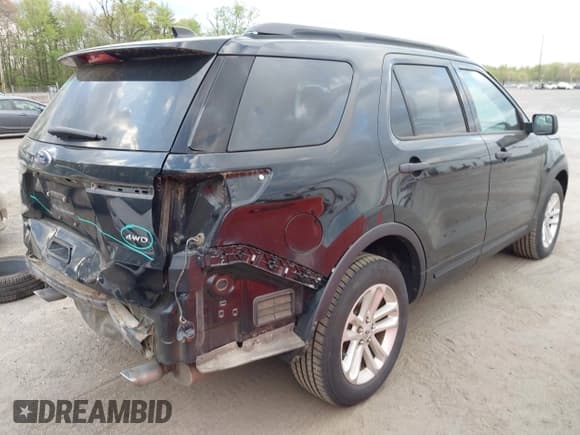 ✅ 2017 Ford Explorer • VIN: 1FM5K8B80HGC50466 • Lot: 42074967. Wystawiony na IAAI z przebiegiem 129 835 mil. Bezpłatny archiwum sprzedaży aukcyjnych z USA i szczegółowy raport historii pojazdu na DreamBid. Zdjęcie 4.