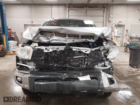 ✅ 2014 Toyota Tundra SR • VIN: 5TFUY5F17EX357035 • Lot: 39928076. Wystawiony na IAAI z przebiegiem 129 831 mil. Bezpłatny archiwum sprzedaży aukcyjnych z USA i szczegółowy raport historii pojazdu na DreamBid. Zdjęcie 12.