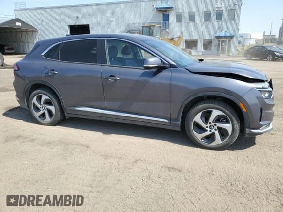 ✅ 2024 VinFast VF 8 Eco • VIN: RLLV1AEB8RH006281 • Lot: 56488785. Wystawiony na Copart z przebiegiem 8 303 mil. Bezpłatny archiwum sprzedaży aukcyjnych z USA i szczegółowy raport historii pojazdu na DreamBid. Zdjęcie 4.