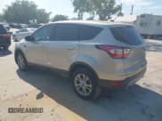 ✅ 2017 Ford Escape SE • VIN: 1FMCU0GD8HUC60074 • Lot: 41918443. Wystawiony na IAAI z przebiegiem 85 787 mil. Bezpłatny archiwum sprzedaży aukcyjnych z USA i szczegółowy raport historii pojazdu na DreamBid. Zdjęcie 3.