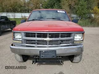 ✅ 1998 Chevrolet Silverado 2500 • VIN: 1GCGK24R9WZ194500 • Lot: 86314405. Wystawiony na Copart z przebiegiem 141 771 mil. Bezpłatny archiwum sprzedaży aukcyjnych z USA i szczegółowy raport historii pojazdu na DreamBid. Zdjęcie 5.