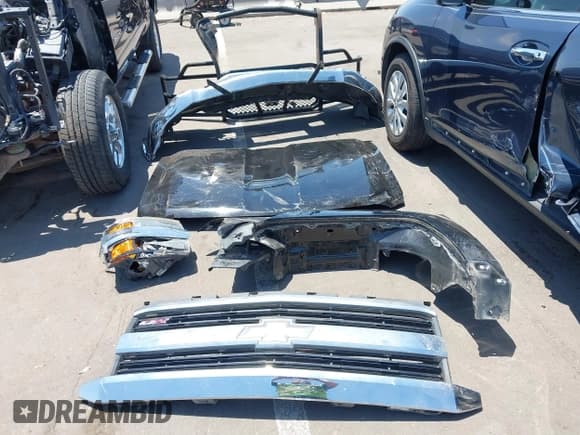 ✅ 2015 Chevrolet Silverado 2500HD LT • VIN: 1GC2KVEG2FZ548656 • Lot: 42496634. Wystawiony na IAAI z przebiegiem 248 812 mil. Bezpłatny archiwum sprzedaży aukcyjnych z USA i szczegółowy raport historii pojazdu na DreamBid. Zdjęcie 12.