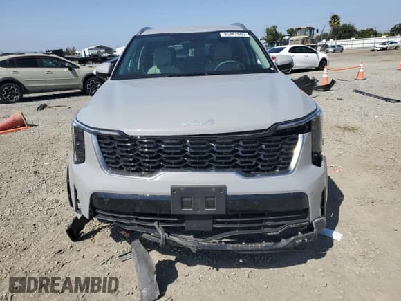 ✅ 2025 Kia Sorento S • VIN: 5XYRL4JC7SG310111 • Lot: 85742605. Listed on Copart with 13,806 mi. Free auction sales archive from the USA and detailed vehicle history report at DreamBid. Image 5.