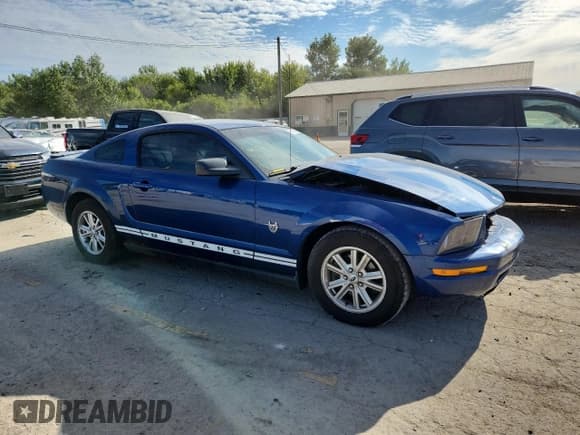 ✅ 2009 Ford Mustang • VIN: 1ZVHT80N295114874 • Лот: 70127945. Опубликован ранее на Copart с пробегом 175 432 миль. Бесплатный доступ к архиву аукционных продаж из США и подробный отчёт об истории автомобиля на DreamBid. Изображение 4.