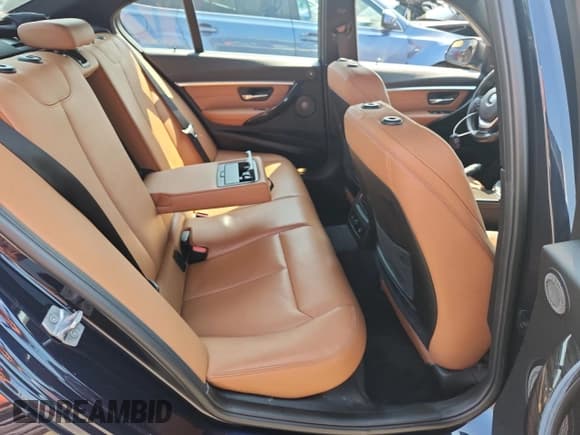 ✅ 2017 BMW 3 Series 340i xDrive • VIN: WBA8B7G37HNT70900 • Лот: 66012225. Опубликован ранее на Copart с пробегом 56 894 миль. Бесплатный доступ к архиву аукционных продаж из США и подробный отчёт об истории автомобиля на DreamBid. Изображение 10.