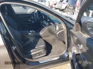 ✅ 2016 Mercedes-Benz C 300 • VIN: 55SWF4JB2GU130727 • Lot: 43413963. Wystawiony na IAAI z przebiegiem 83 382 mil. Bezpłatny archiwum sprzedaży aukcyjnych z USA i szczegółowy raport historii pojazdu na DreamBid. Zdjęcie 5.