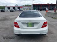 ✅ 2014 Mercedes-Benz C 250 • VIN: WDDGJ4HB1EG291119 • Лот: 42868508. Опубликован ранее на IAAI с пробегом 103 120 миль. Бесплатный доступ к архиву аукционных продаж из США и подробный отчёт об истории автомобиля на DreamBid. Изображение 17.