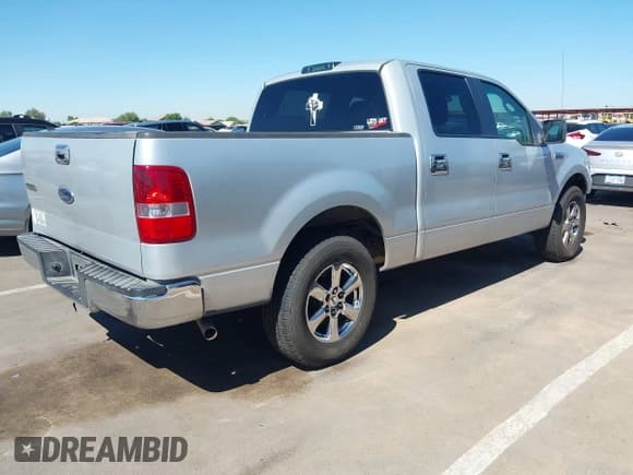 ✅ 2005 Ford F-150 XLT • VIN: 1FTRW12WX5KE79472 • Lot: 43346376. Wystawiony na IAAI z przebiegiem 236 919 mil. Bezpłatny archiwum sprzedaży aukcyjnych z USA i szczegółowy raport historii pojazdu na DreamBid. Zdjęcie 4.