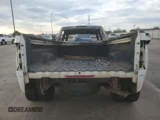 2008 Chevrolet Silverado 3500HD DRW Work Truck с VIN 1GCJC33K48F152849, выставлен на аукционе Copart как лот 76907014 с пробегом Не указан миль и На запчасти • Non repairable. История ставок и продаж доступна на DreamBid. Изображение 6.