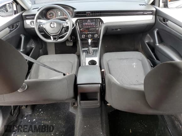 ✅ 2020 Volkswagen Passat S • VIN: 1VWAA7A32LC027008 • Лот: 67257835. Опубликован ранее на Copart с пробегом 85 952 миль. Бесплатный доступ к архиву аукционных продаж из США и подробный отчёт об истории автомобиля на DreamBid. Изображение 8.