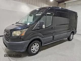 ✅ 2015 Ford Transit Cargo • VIN: 1FTYR2CM2FKA84225 • Lot: 89481045. Wystawiony na Copart z przebiegiem 189 542 mil. Bezpłatny archiwum sprzedaży aukcyjnych z USA i szczegółowy raport historii pojazdu na DreamBid. Zdjęcie 1.