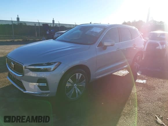 ✅ 2023 Volvo XC60 Plus Bright Theme • VIN: YV4L12RN8P1197232 • Lot: 43457426. Listed on IAAI with 42,480 mi. Free auction sales archive from the USA and detailed vehicle history report at DreamBid. Image 18.