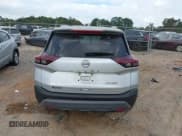 ✅ 2022 Nissan Rogue SV • VIN: 5N1BT3BB7NC710207 • Lot: 43309565. Wystawiony na IAAI z przebiegiem 27 787 mil. Bezpłatny archiwum sprzedaży aukcyjnych z USA i szczegółowy raport historii pojazdu na DreamBid. Zdjęcie 16.