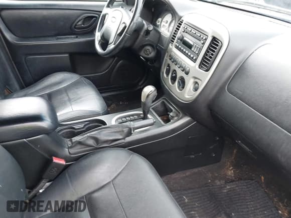 ✅ 2007 Ford Escape Limited • VIN: 1FMCU94167KA76261 • Lot: 42152654. Listed on IAAI with 139,019 mi. Free auction sales archive from the USA and detailed vehicle history report at DreamBid. Image 5.