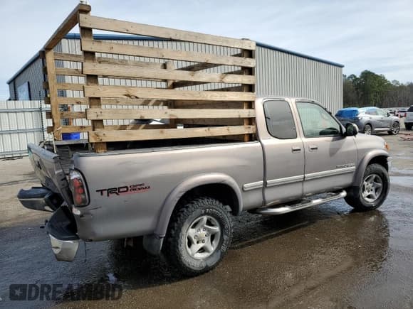 ✅ 2002 Toyota Tundra Limited • VIN: 5TBRT38172S294275 • Lot: 45431145. Listed on Copart with 333,869 mi. Free auction sales archive from the USA and detailed vehicle history report at DreamBid. Image 3.