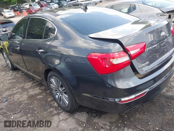 ✅ 2016 Kia Cadenza Premium • VIN: KNALN4D74G5218076 • Lot: 42123328. Wystawiony na IAAI z przebiegiem 184 792 mil. Bezpłatny archiwum sprzedaży aukcyjnych z USA i szczegółowy raport historii pojazdu na DreamBid. Zdjęcie 3.