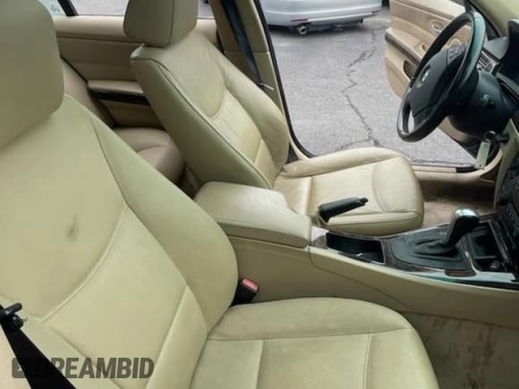 ✅ 2006 BMW 3 Series 325xi • VIN: WBAVD13576KV12856 • Лот: 84235125. Опубликован ранее на Copart с пробегом 226 039 миль. Бесплатный доступ к архиву аукционных продаж из США и подробный отчёт об истории автомобиля на DreamBid. Изображение 11.