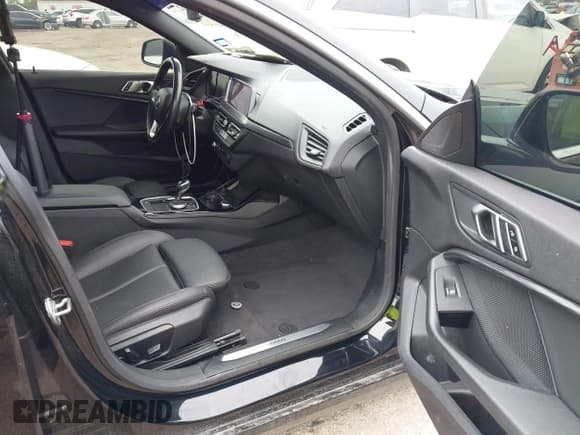 ✅ 2021 BMW 2 Series 228i xDrive • VIN: WBA73AK02M7H61022 • Лот: 43495962. Опубликован ранее на IAAI с пробегом 112 511 миль. Бесплатный доступ к архиву аукционных продаж из США и подробный отчёт об истории автомобиля на DreamBid. Изображение 5.