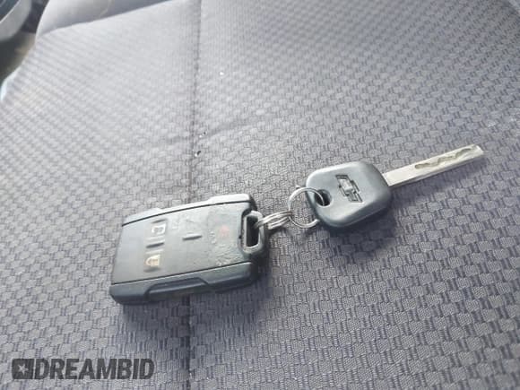 ✅ 2016 Chevrolet Silverado 1500 LT • VIN: 3GCUKREC4GG310192 • Lot: 42876028. Wystawiony na IAAI z przebiegiem 144 368 mil. Bezpłatny archiwum sprzedaży aukcyjnych z USA i szczegółowy raport historii pojazdu na DreamBid. Zdjęcie 11.