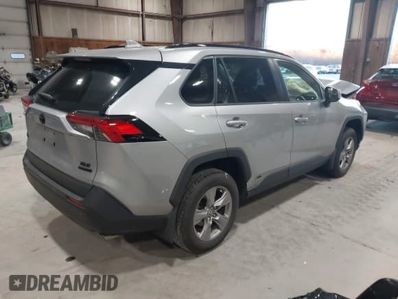 ✅ 2024 Toyota RAV4 Hybrid XLE • VIN: JTMRWRFV8RJ062167 • Лот: 43616976. Опубликован ранее на IAAI с пробегом 22 209 миль. Бесплатный доступ к архиву аукционных продаж из США и подробный отчёт об истории автомобиля на DreamBid. Изображение 4.