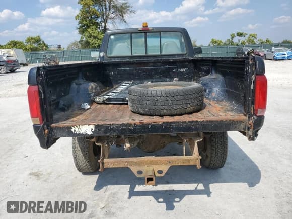 ✅ 1997 Ford F-350 • VIN: 1FTHF36G5VEA18317 • Lot: 81162005. Wystawiony na Copart z przebiegiem 259 509 mil. Bezpłatny archiwum sprzedaży aukcyjnych z USA i szczegółowy raport historii pojazdu na DreamBid. Zdjęcie 6.
