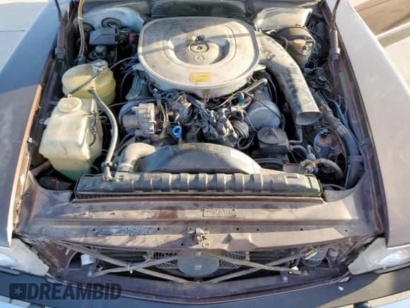 ✅ 1981 Mercedes-Benz 380 SL • VIN: WDBBA45A0BB007969 • Lot: 65242345. Wystawiony na Copart z przebiegiem 101 320 mil. Bezpłatny archiwum sprzedaży aukcyjnych z USA i szczegółowy raport historii pojazdu na DreamBid. Zdjęcie 11.