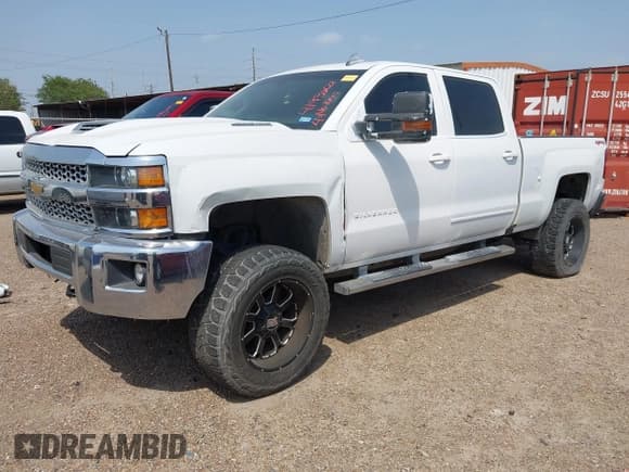 ✅ 2019 Chevrolet Silverado 2500HD LT • VIN: 1GC1KSEY5KF121647 • Лот: 41936127. Опубликован ранее на IAAI с пробегом 117 059 миль. Бесплатный доступ к архиву аукционных продаж из США и подробный отчёт об истории автомобиля на DreamBid. Изображение 17.