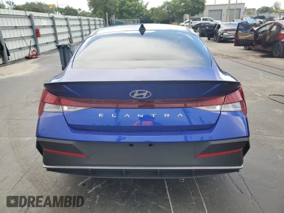 ✅ 2025 Hyundai Elantra SEL Sport • VIN: KMHLM4DG6SU056757 • Lot: 80873435. Listed on Copart with 934 mi. Free auction sales archive from the USA and detailed vehicle history report at DreamBid. Image 6.