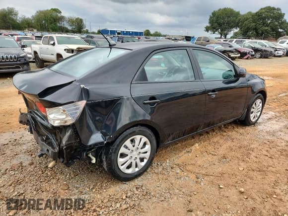 ✅ 2013 Kia Forte EX • VIN: KNAFU4A29D5651428 • Lot: 84392625. Wystawiony na Copart z przebiegiem 202 297 mil. Bezpłatny archiwum sprzedaży aukcyjnych z USA i szczegółowy raport historii pojazdu na DreamBid. Zdjęcie 3.