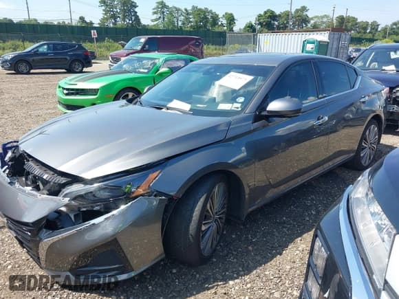 ✅ 2025 Nissan Altima SL • VIN: 1N4BL4EVXSN303830 • Lot: 42713973. Listed on IAAI with 8,281 mi. Free auction sales archive from the USA and detailed vehicle history report at DreamBid. Image 2.