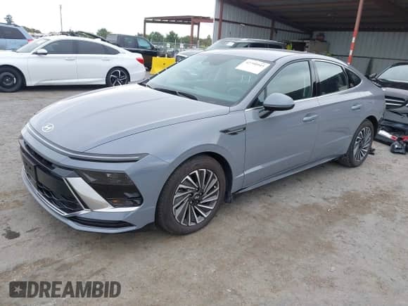 2024 Hyundai Sonata SEL z VIN KMHL34JJ0RA090269, wystawiony jako IAAI lot #42790945 z przebiegiem 4 522 mil mil oraz . Historia ofert i sprzedaży dostępna na DreamBid. Obrazek 17.