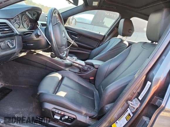 ✅ 2018 BMW 3 Series 330i • VIN: WBA8B9G57JNU96046 • Lot: 90619165. Listed on Copart with 68,744 mi. Free auction sales archive from the USA and detailed vehicle history report at DreamBid. Image 7.