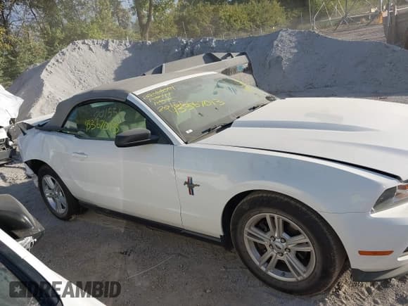 ✅ 2012 Ford Mustang Premium • VIN: 1ZVBP8EM5C5201556 • Lot: 43367013. Listed on IAAI with 79,539 mi. Free auction sales archive from the USA and detailed vehicle history report at DreamBid. Image 13.