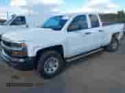 2019 Chevrolet Silverado 1500 Work Truck z VIN 2GCVKNEC3K1161465, wystawiony jako IAAI lot #43477960 z przebiegiem 83 919 mil mil oraz . Historia ofert i sprzedaży dostępna na DreamBid. Obrazek 18.
