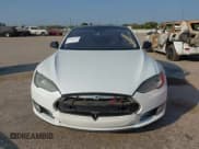 ✅ 2015 Tesla Model S 85D • VIN: 5YJSA1S22FF082785 • Lot: 43241427. Wystawiony na IAAI z przebiegiem 98 498 mil. Bezpłatny archiwum sprzedaży aukcyjnych z USA i szczegółowy raport historii pojazdu na DreamBid. Zdjęcie 12.