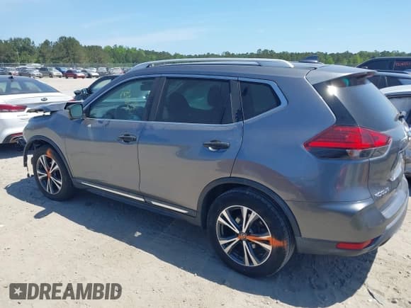 ✅ 2017 Nissan Rogue SL • VIN: 5N1AT2MT0HC884605 • Lot: 42080330. Listed on IAAI with 85,736 mi. Free auction sales archive from the USA and detailed vehicle history report at DreamBid. Image 13.