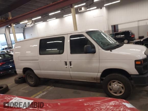 ✅ 2011 Ford Econoline Cargo Commercial • VIN: 1FTNE1EW5BDB01167 • Лот: 41226859. Опубликован ранее на IAAI с пробегом 248 606 миль. Бесплатный доступ к архиву аукционных продаж из США и подробный отчёт об истории автомобиля на DreamBid. Изображение 13.