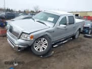 ✅ 2006 Lincoln Mark LT • VIN: 5LTPW18526FJ21943 • Lot: 43666524. Wystawiony na IAAI z przebiegiem 61 128 mil. Bezpłatny archiwum sprzedaży aukcyjnych z USA i szczegółowy raport historii pojazdu na DreamBid. Zdjęcie 2.