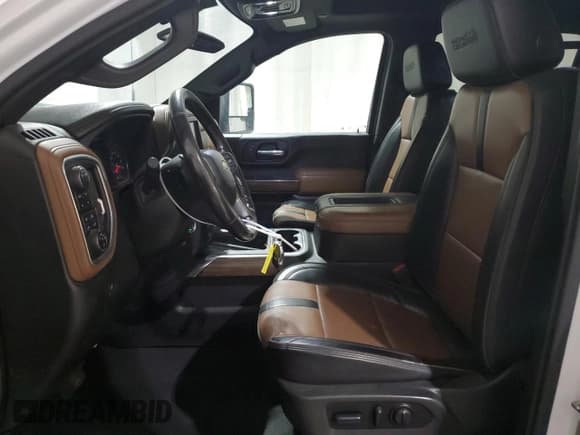 ✅ 2022 Chevrolet Silverado 2500HD High Country • VIN: 1GC4YRE78NF227588 • Лот: 84232915. Опубликован ранее на Copart с пробегом 52 694 миль. Бесплатный доступ к архиву аукционных продаж из США и подробный отчёт об истории автомобиля на DreamBid. Изображение 7.