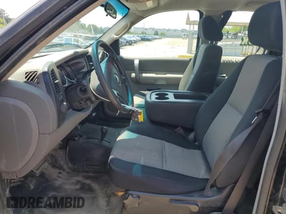 ✅ 2008 Chevrolet Silverado 2500HD 1LT • VIN: 1GCHK29K78E148741 • Lot: 63914665. Wystawiony na Copart z przebiegiem 201 562 mil. Bezpłatny archiwum sprzedaży aukcyjnych z USA i szczegółowy raport historii pojazdu na DreamBid. Zdjęcie 7.